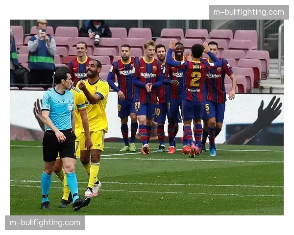 库巴西百场里程碑争议并存 巴萨年轻中卫成长轨迹受关注